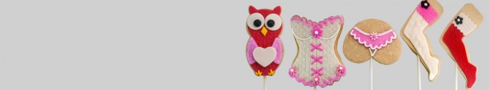 St-Valentin - Biscuits d&eacute;cor&eacute;s sur b&acirc;ton